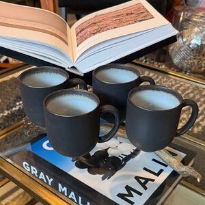 4 JARS “TOURRAN GRIS ECORCE” BLUE/GREY & BLACK MUGS